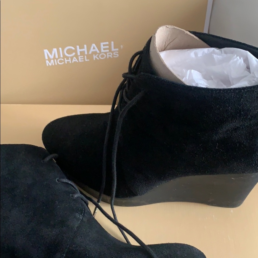 Mint condition Michael Kors booties